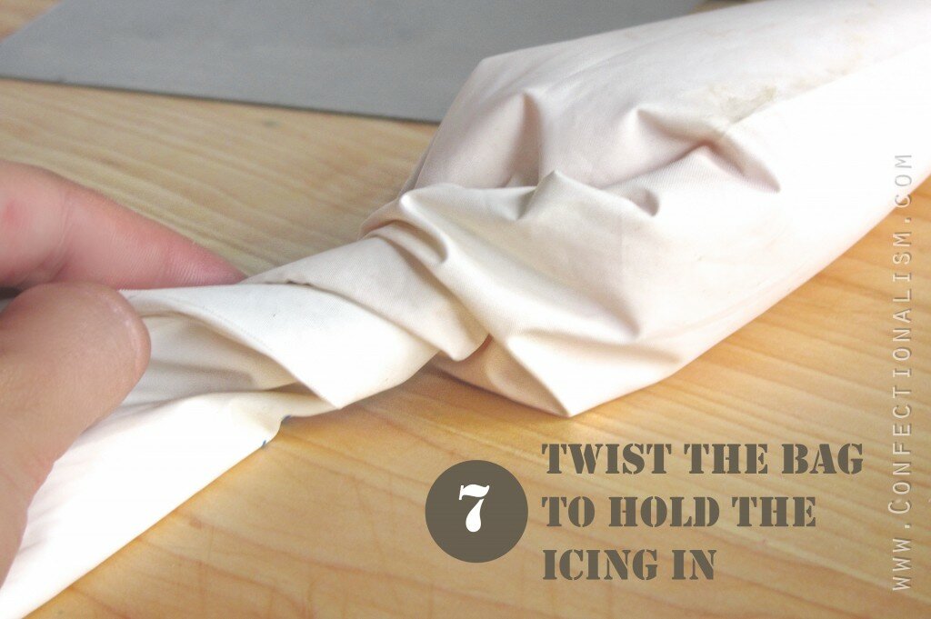 Stop icing back ice, baking tips, filling an Icing bag Confectionalism.com